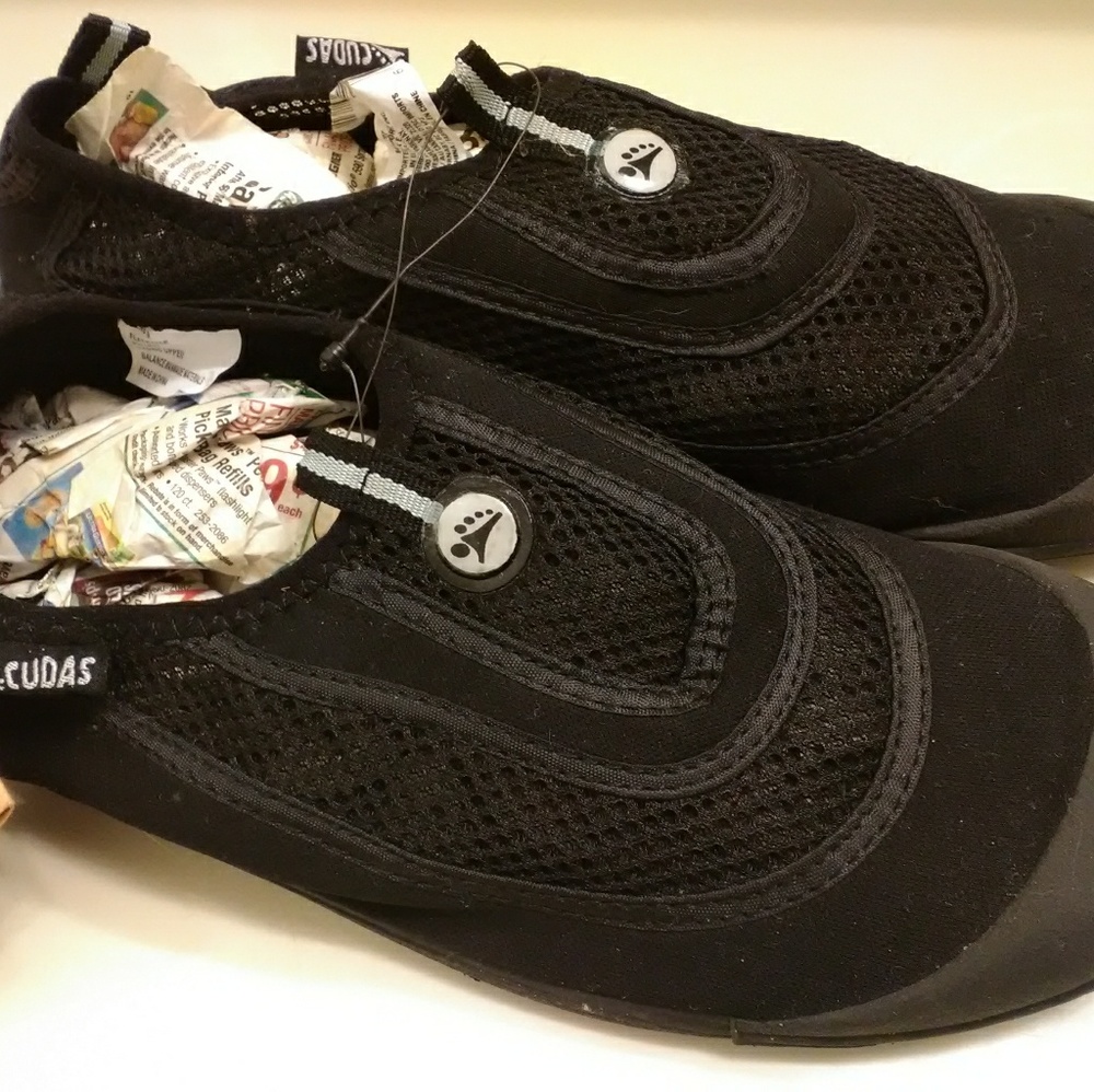 Men Cudas Water Shoes Size 9